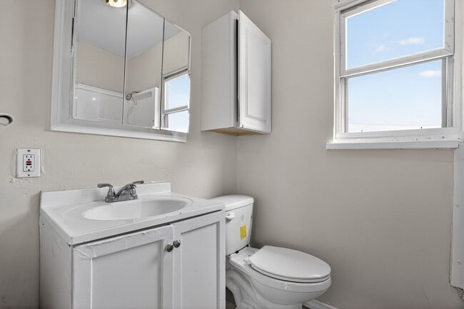 Photo - 1157 E 21st St Unit 1157