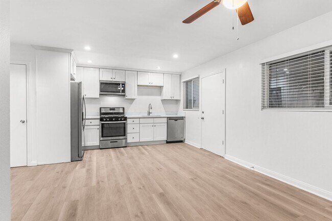 Photo - 3032 E 7th St Unit 3032-01