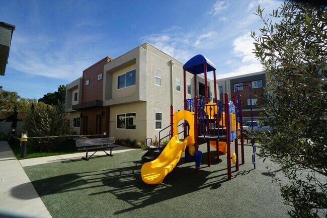 Photo - 12962 Main St