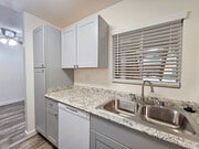 Kitchen - Valley View Apartments