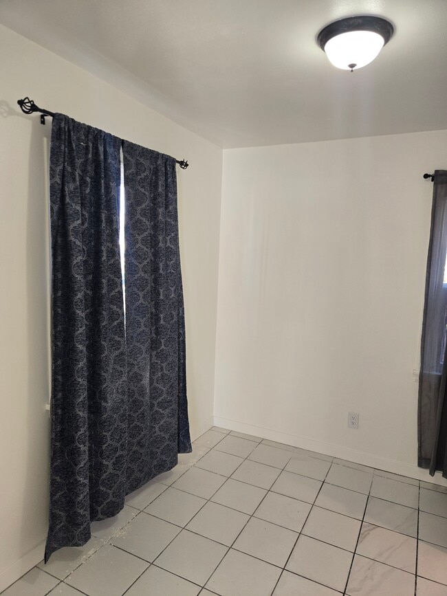 Building Photo - 18 E 56th St Unit 18