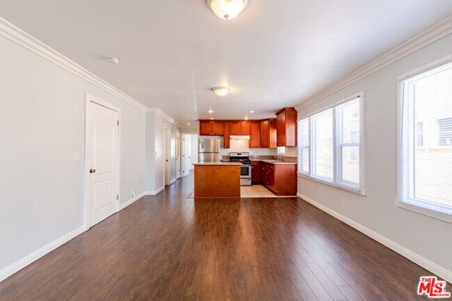 Building Photo - 1409 Bronson Ave Rental