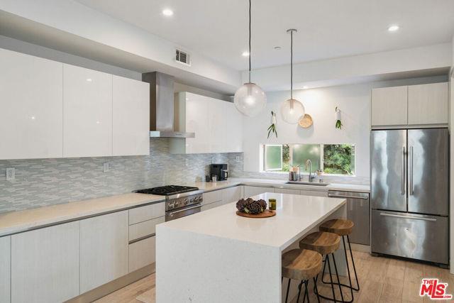 Photo - 1752 Stoner Ave