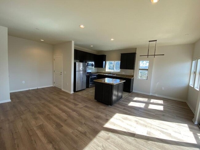 kitchen - 5827 Carlton Way Apartments