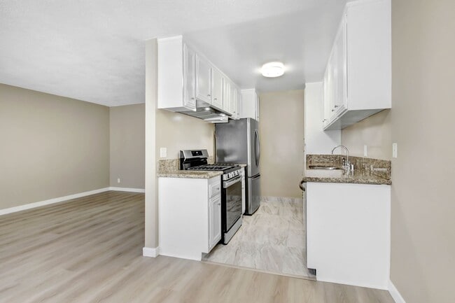 Photo - 1234 Wellesley Ave Unit 02