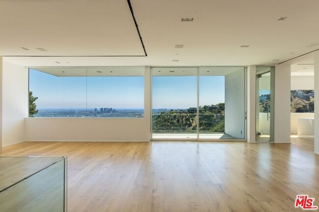 Photo - 1853 Sunset Plaza Dr