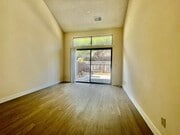 Photo - r12584 Unit 1
