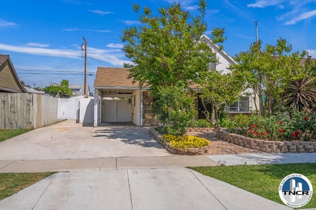 Delightful 4 Bedroom | 2 Bath - Delightful 4 Bedroom | 2 Bath