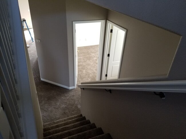 Photo - Stunning Home in Pacific Crest! This 5 Bedroom 2.5 Bathroom with 2 Living Rooms