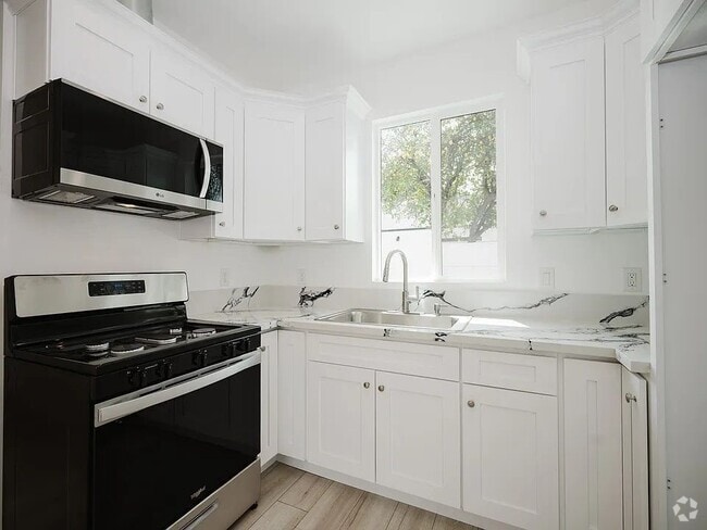 Building Photo - 21032 Ingomar St Rental