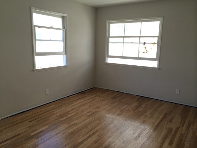 Building Photo - 1122 Irolo Street Unit 1122.5 Rental