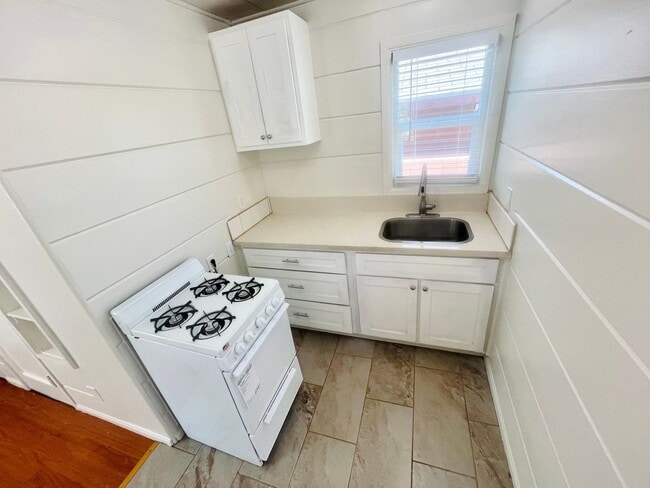 Photo - Granada Ave. (3Plex) Unit 3/4