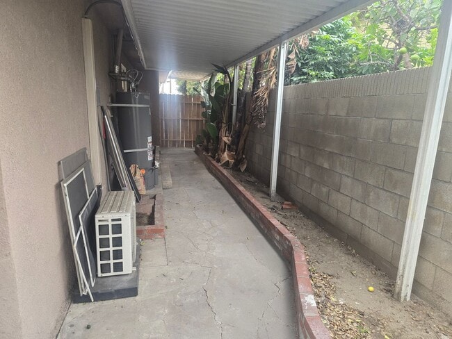 Photo - GLENHAVEN - ANAHEIM Unit MAIN HOUSE