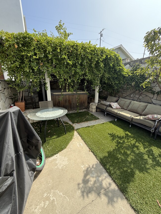 Photo - 714 N Maria Ave