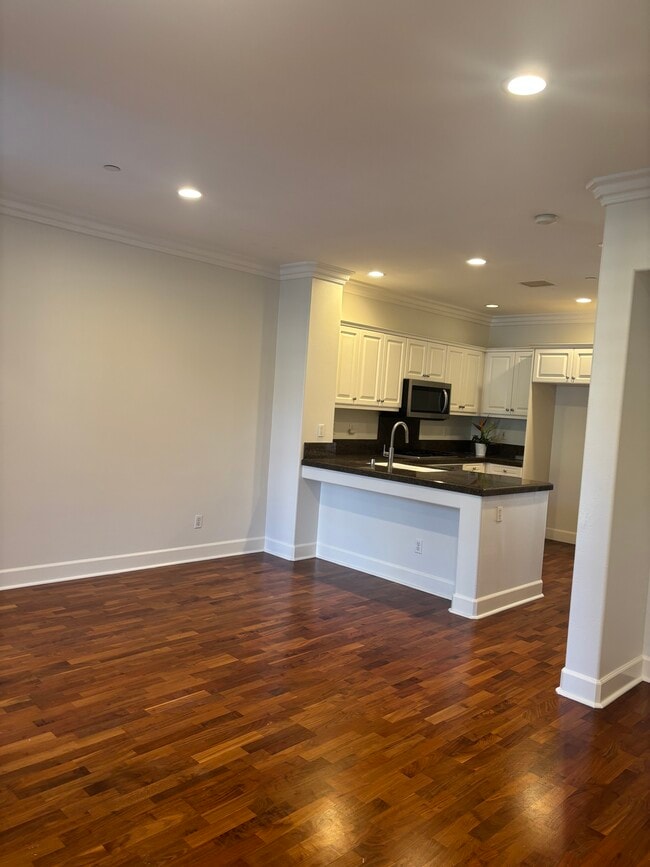 Photo - 1317 Corte Alemano