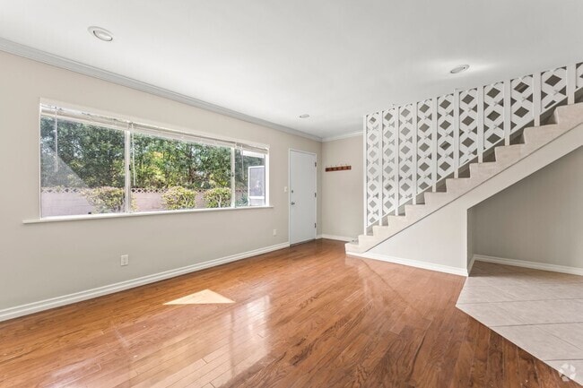 Building Photo - 1015 Ashland Ave Rental