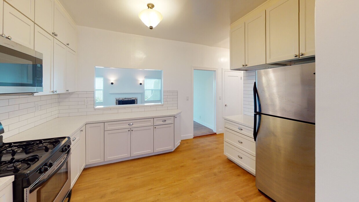3D Tour - 850 Serrano Pl