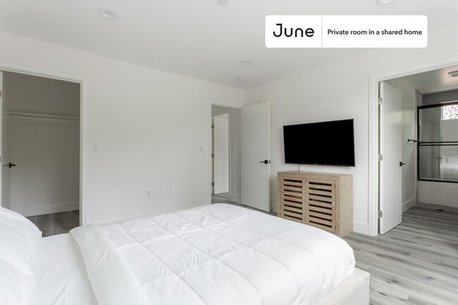 Photo - Room in Shared 4 bed/3 bath home Unit D