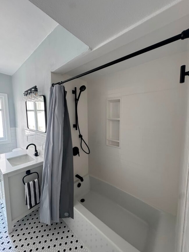 Completely Remodeled Bathroom - 140 Linden Ave Unit #553