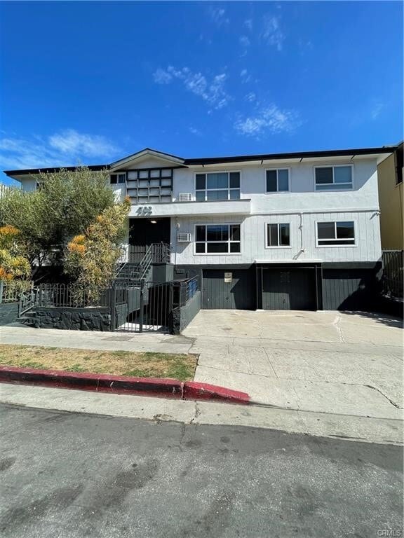 Photo - 702 S St Andrews Pl