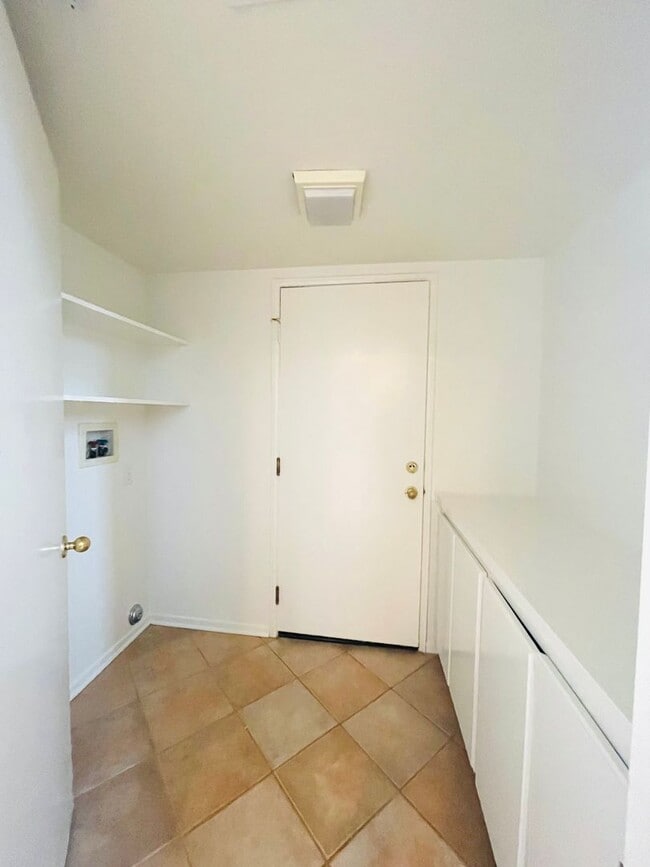 Photo - Heart of Ventura Living: Elegant Two-Story...