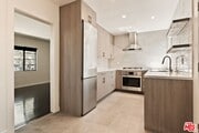 Photo - 502 Strand St