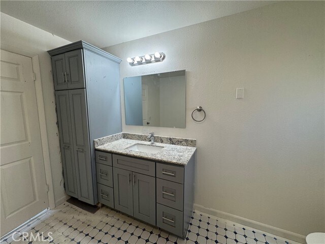 Photo - 6475 Stover Ave