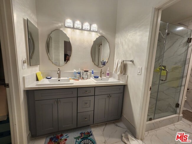 Photo - 601 S Van Ness Ave Unit 4