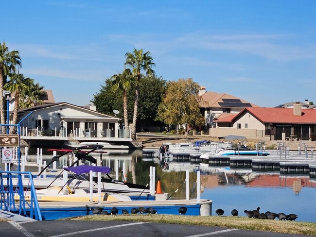 Beautiful condo ready for you to move into! - Beautiful condo ready for you to move into!