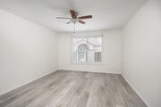 1BR, 1BA - 725SF - Bedroom - 3415 Linden Ave.