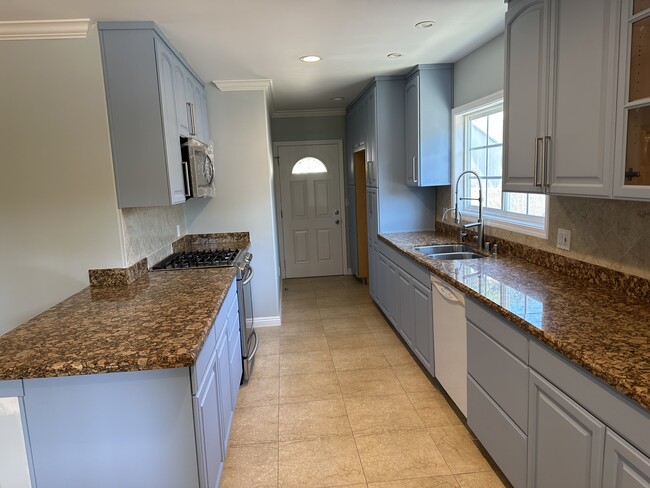 Photo - 508 N Verdugo Rd Unit Main House