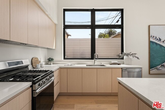 Building Photo - 3808 College Ave Unit 6