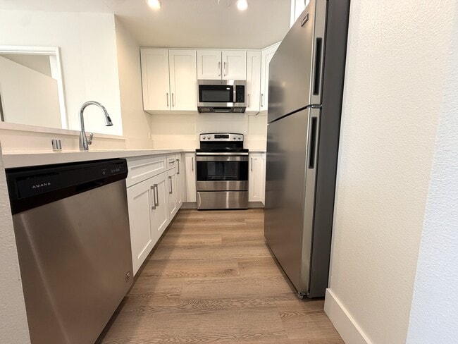 Kitchen - Premiere Towers