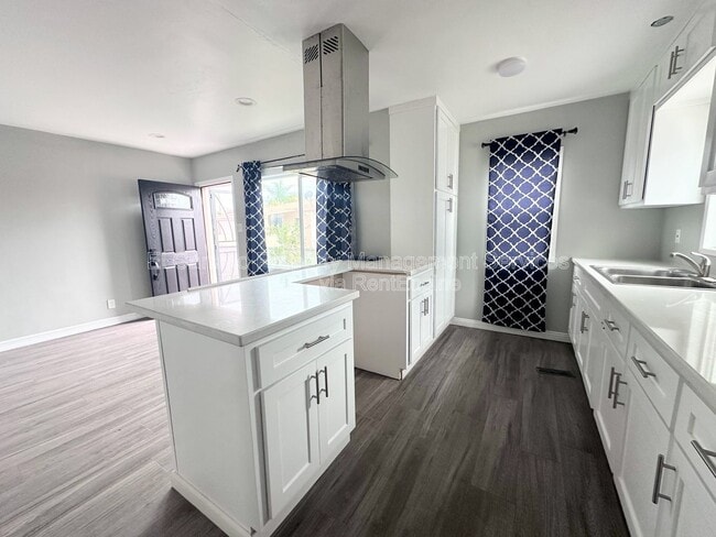 Building Photo - 3367 Walnut St Unit A