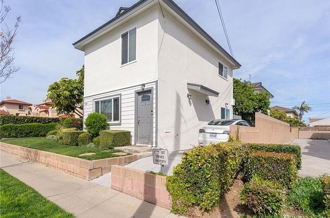Photo - 3903 W 182nd St Unit 1