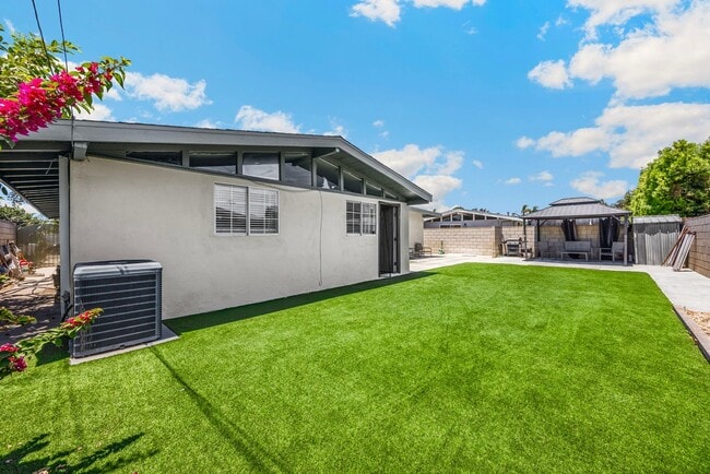 Photo - 1048 N Hermosa Dr