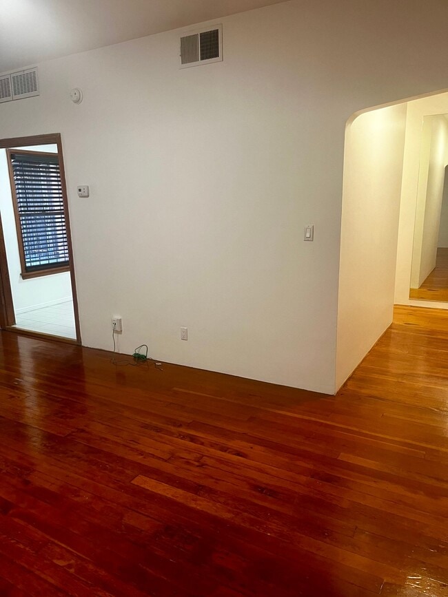 Photo - 636 Burnside Ave Unit 106