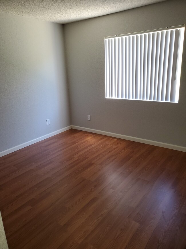 Master bedroom - 7892 2nd St Unit 201