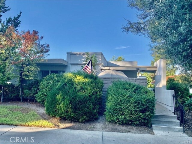 Building Photo - 2276 Via Mariposa E Unit R