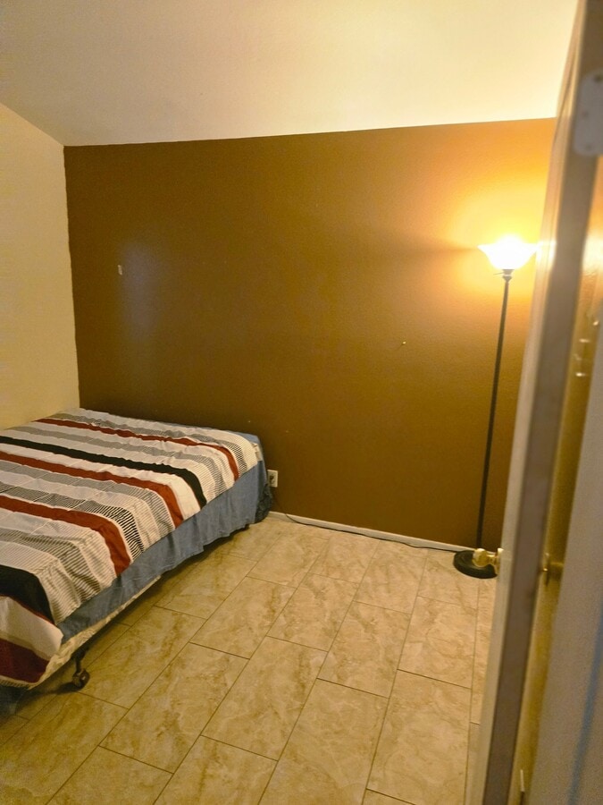 Photo - 1116 W 56th St