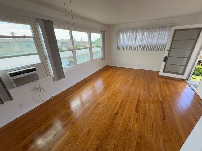 Photo - 5660 Noel Dr