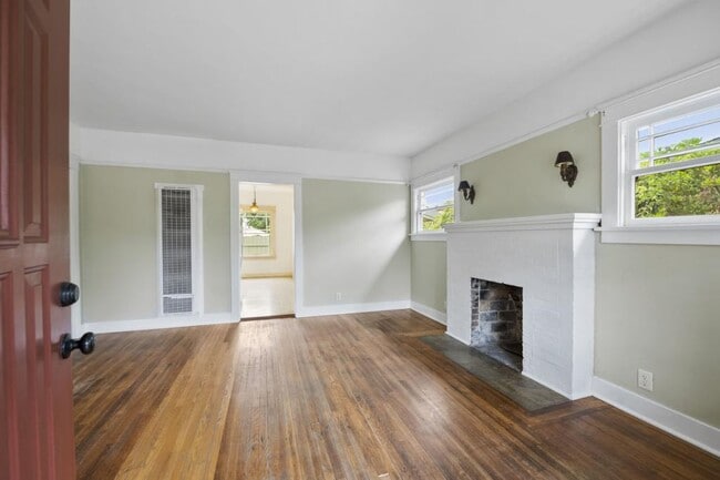 Photo - 751 W 7th Ave