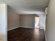 Photo - 3104 Montrose Ave Unit 6