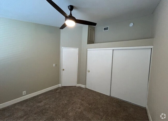Building Photo - 22842 White Pine Pl Rental