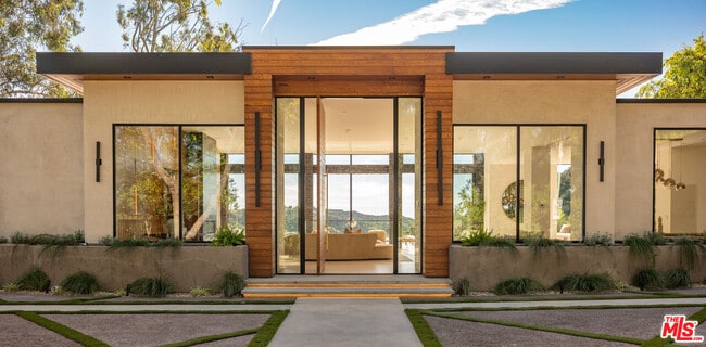 Photo - 12752 Mulholland Dr