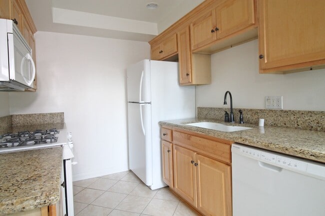 Photo - 1126 Cypress Ave Unit 3