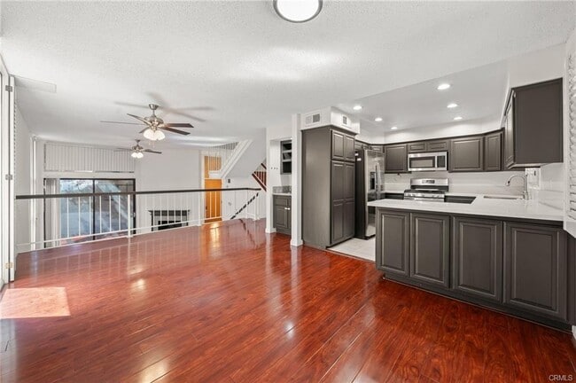 Photo - 9000 Vanalden Ave