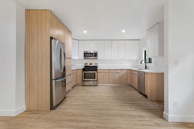 Building Photo - 1949 Park Grove Ave