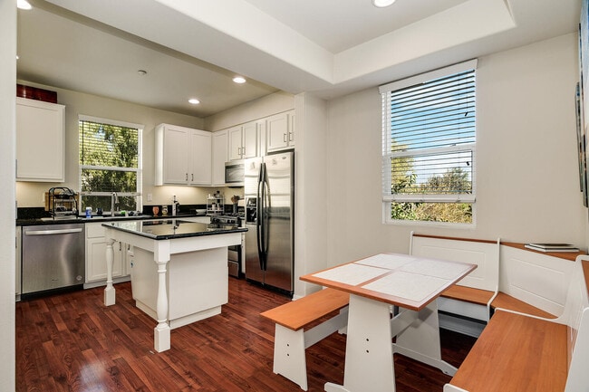 Photo - 751 Paradise Way