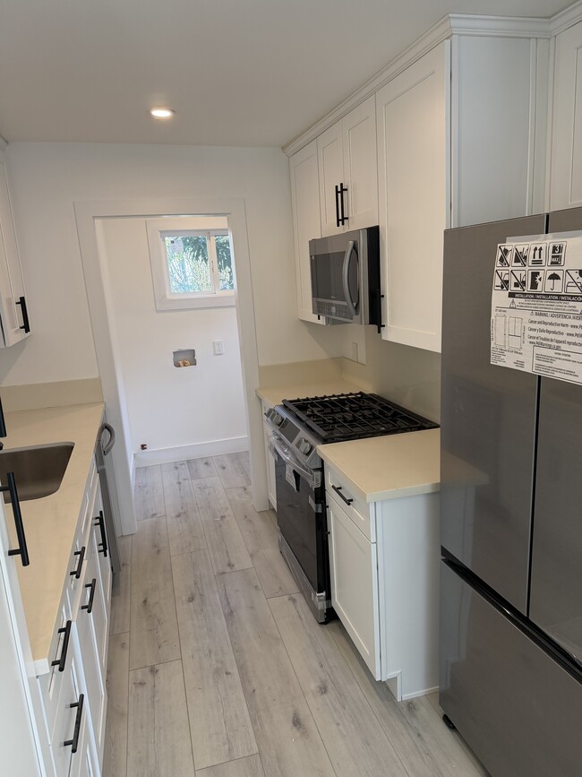 Photo - 1716 N Alexandria Ave